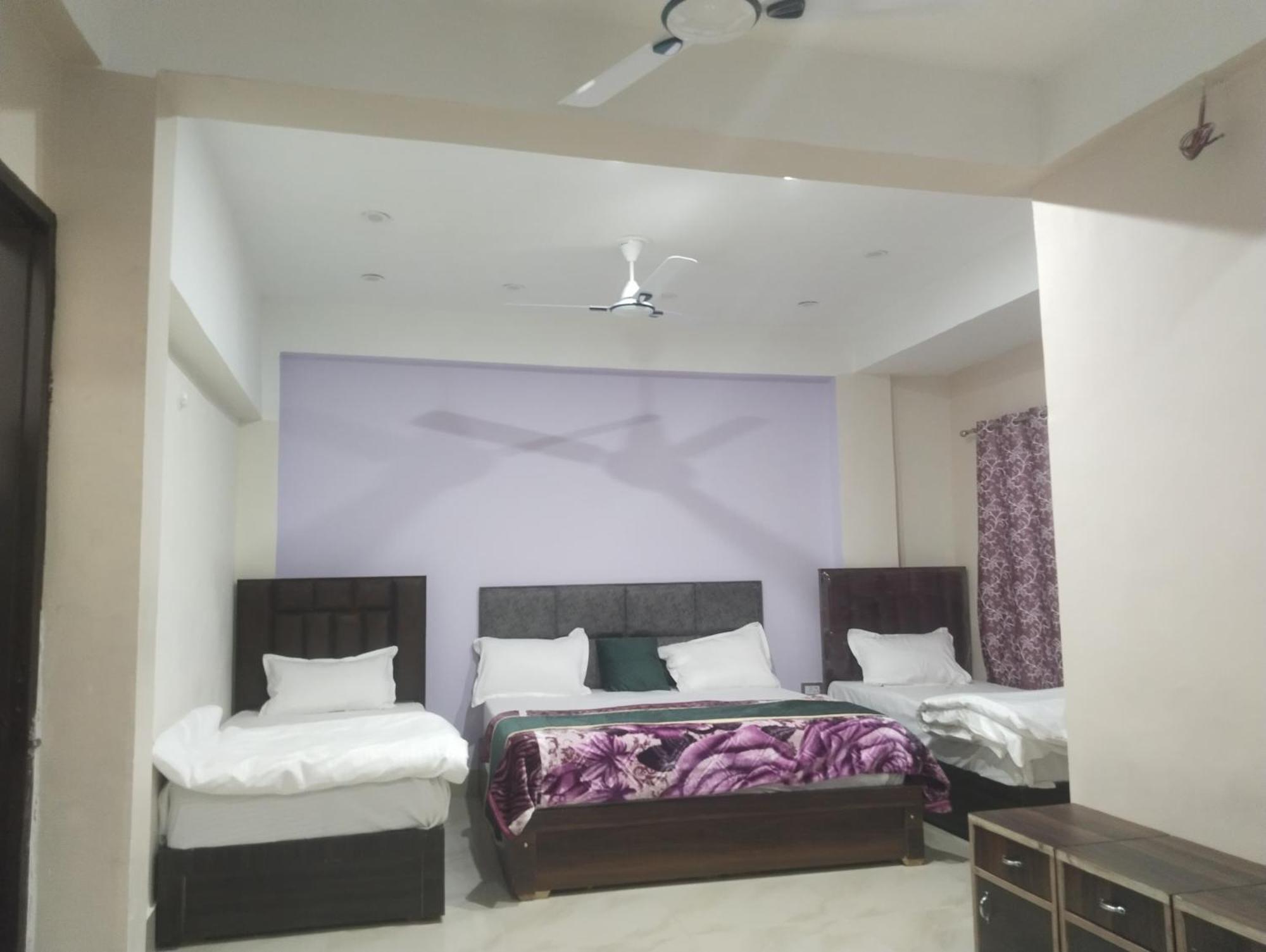 Dixit Residency Hotel Vrindāvan Exterior foto