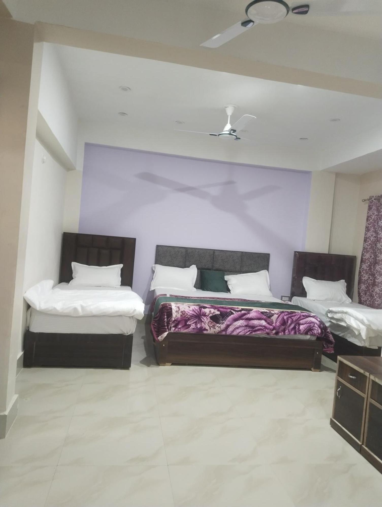 Dixit Residency Hotel Vrindāvan Exterior foto