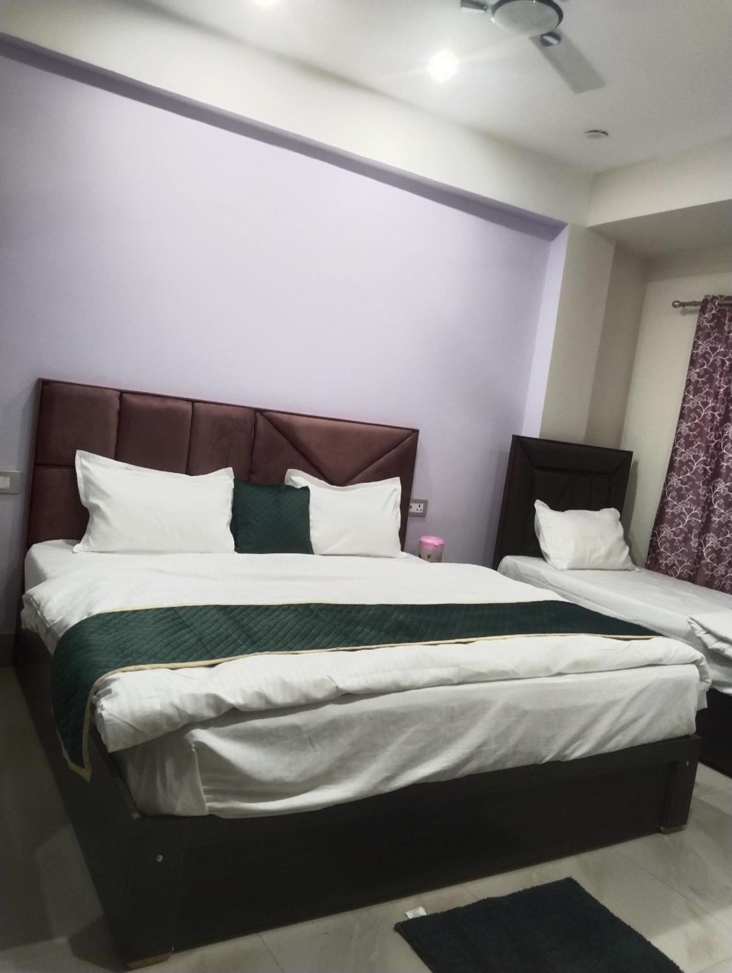 Dixit Residency Hotel Vrindāvan Exterior foto