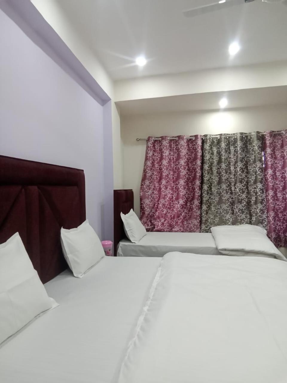 Dixit Residency Hotel Vrindāvan Exterior foto