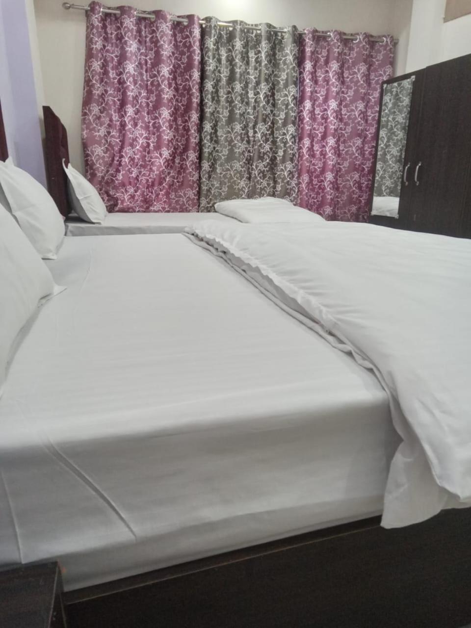 Dixit Residency Hotel Vrindāvan Exterior foto