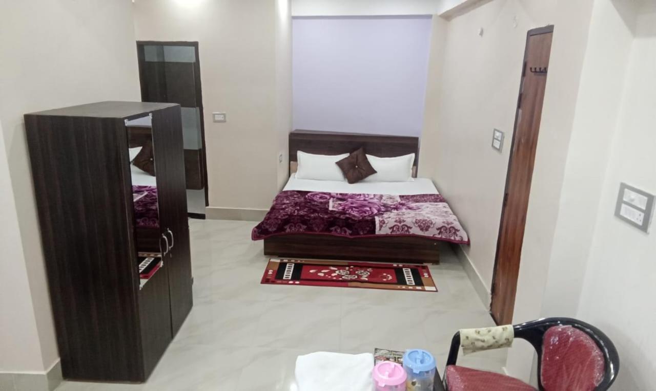 Dixit Residency Hotel Vrindāvan Exterior foto