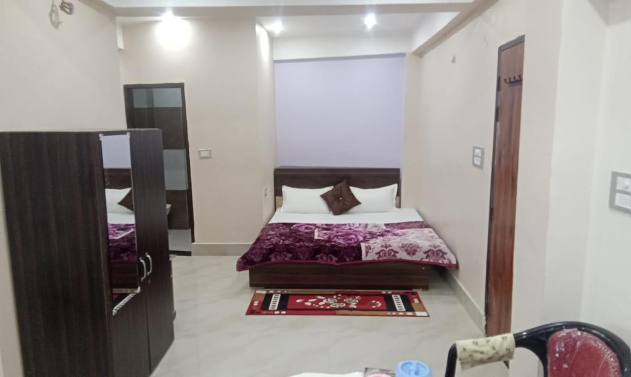 Dixit Residency Hotel Vrindāvan Exterior foto
