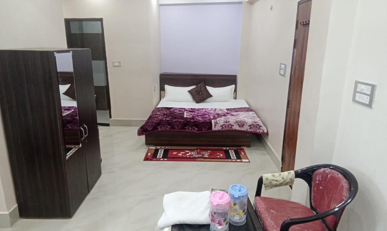 Dixit Residency Hotel Vrindāvan Exterior foto